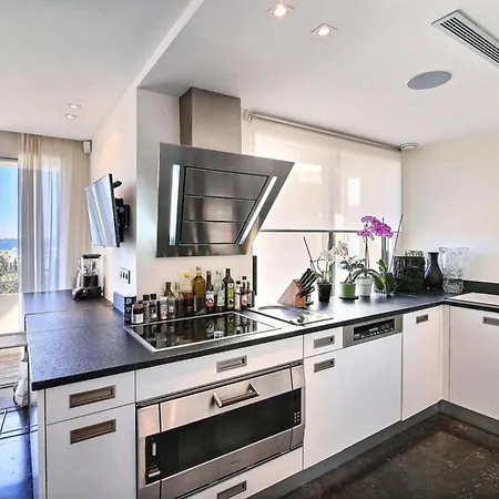6 Luxury In Cannes, France